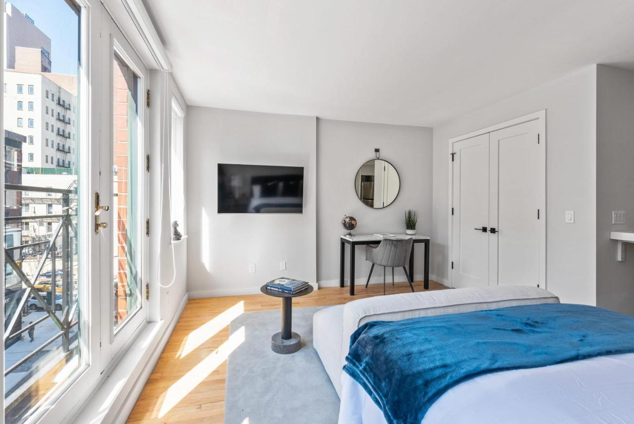 Casa de férias Modern Studio With Charming Juliet Balcony In Upper East Side Nova York